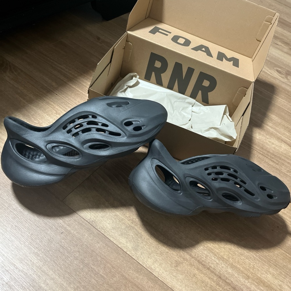 Yeezy Foam RNR Sneakers - Black